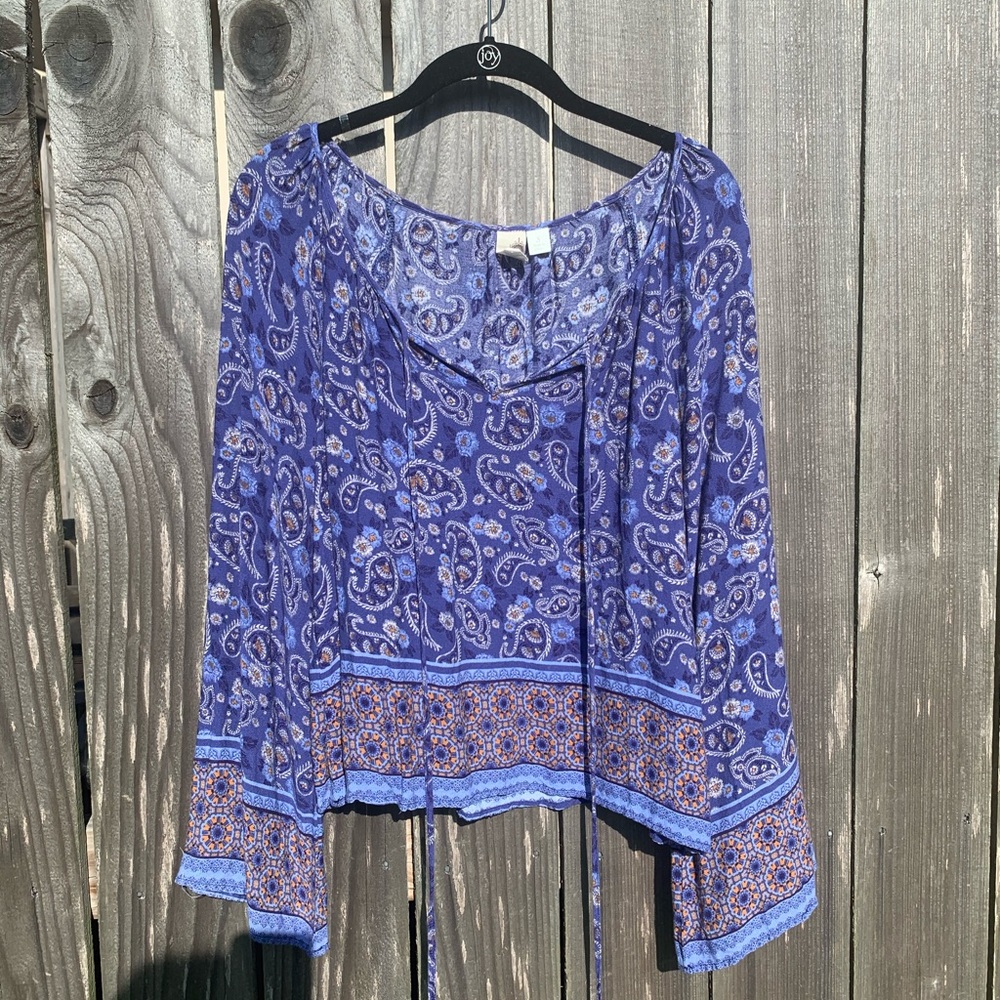 Slight Bell Sleeve Blouse Size Small